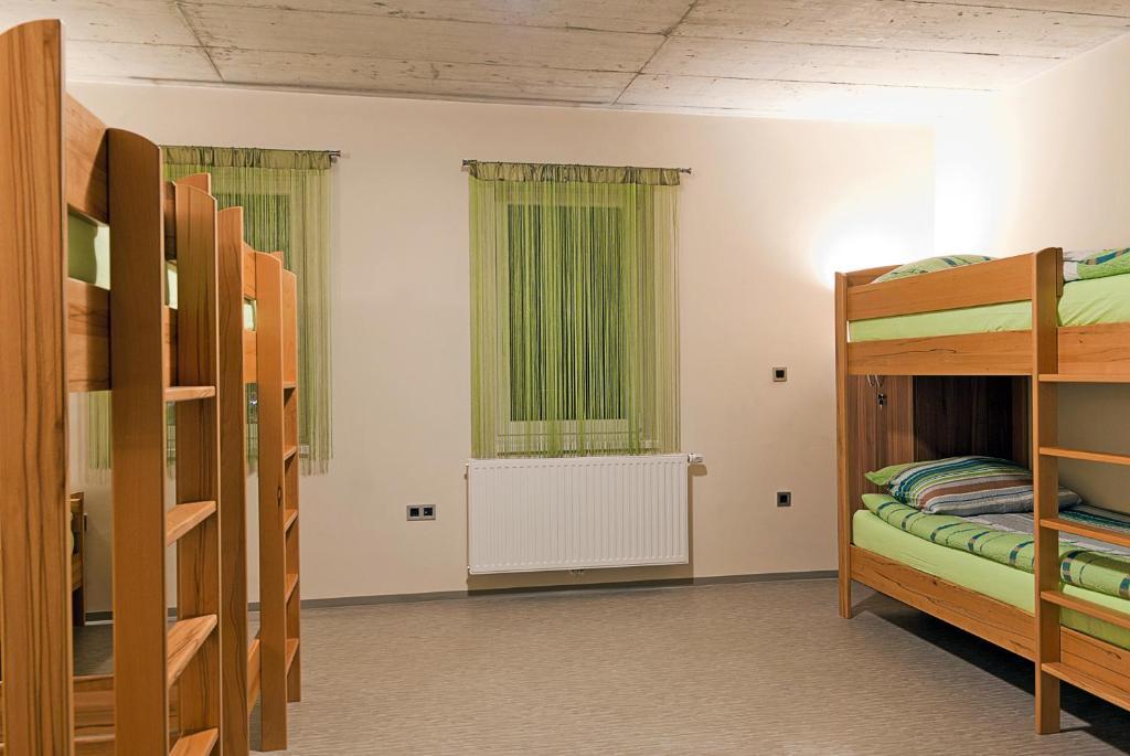 Hostel Plus Caffe Petrovče Kamer foto